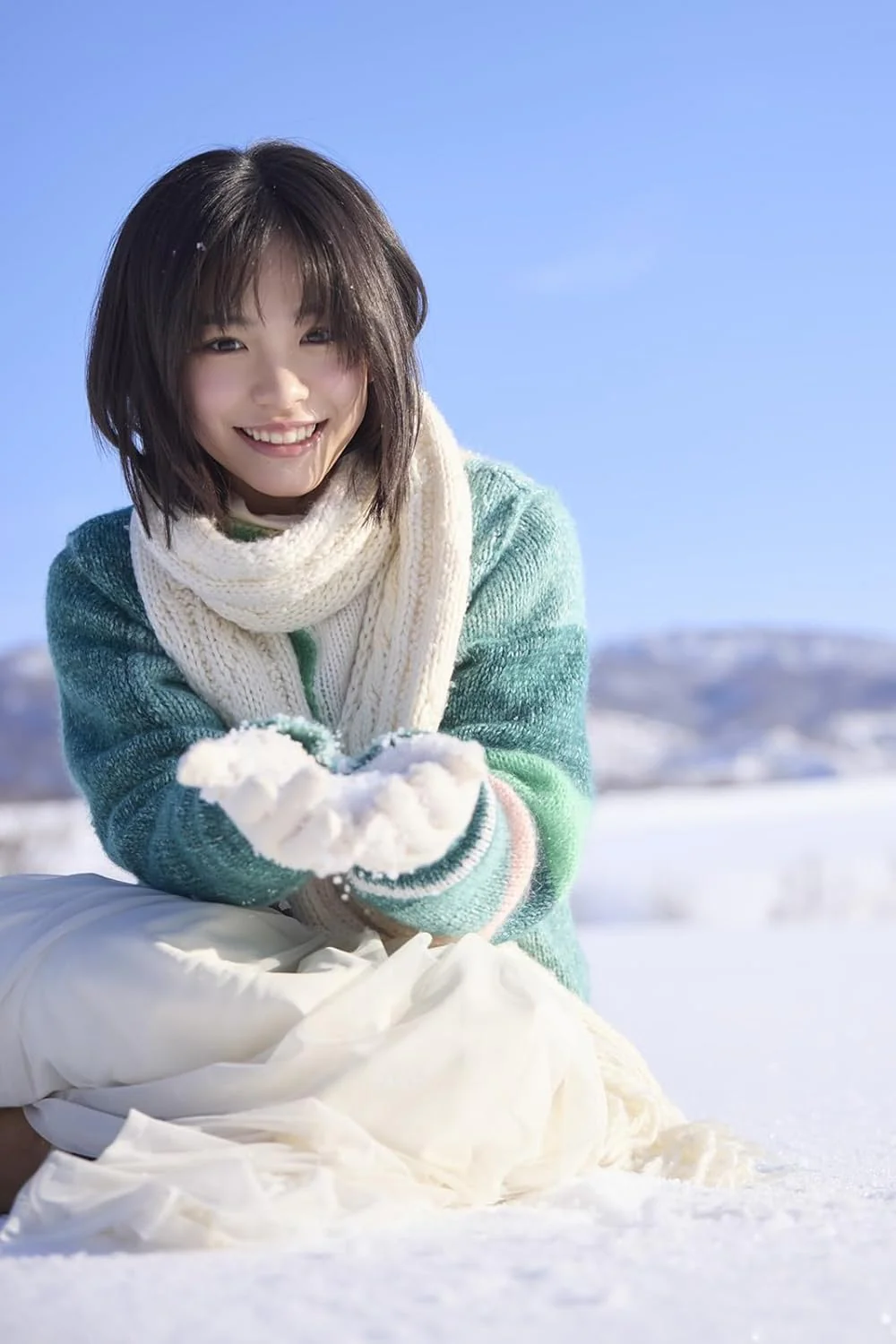 Ami Touma 1st Photo Book "Ami" - Image 4