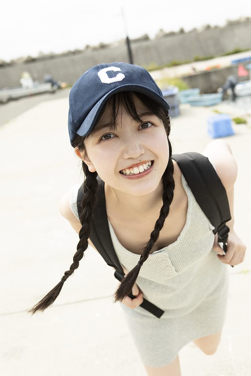 Shiori Kubo 1st Photo Book 'Kousaten' / Nogizaka46 - Image 2