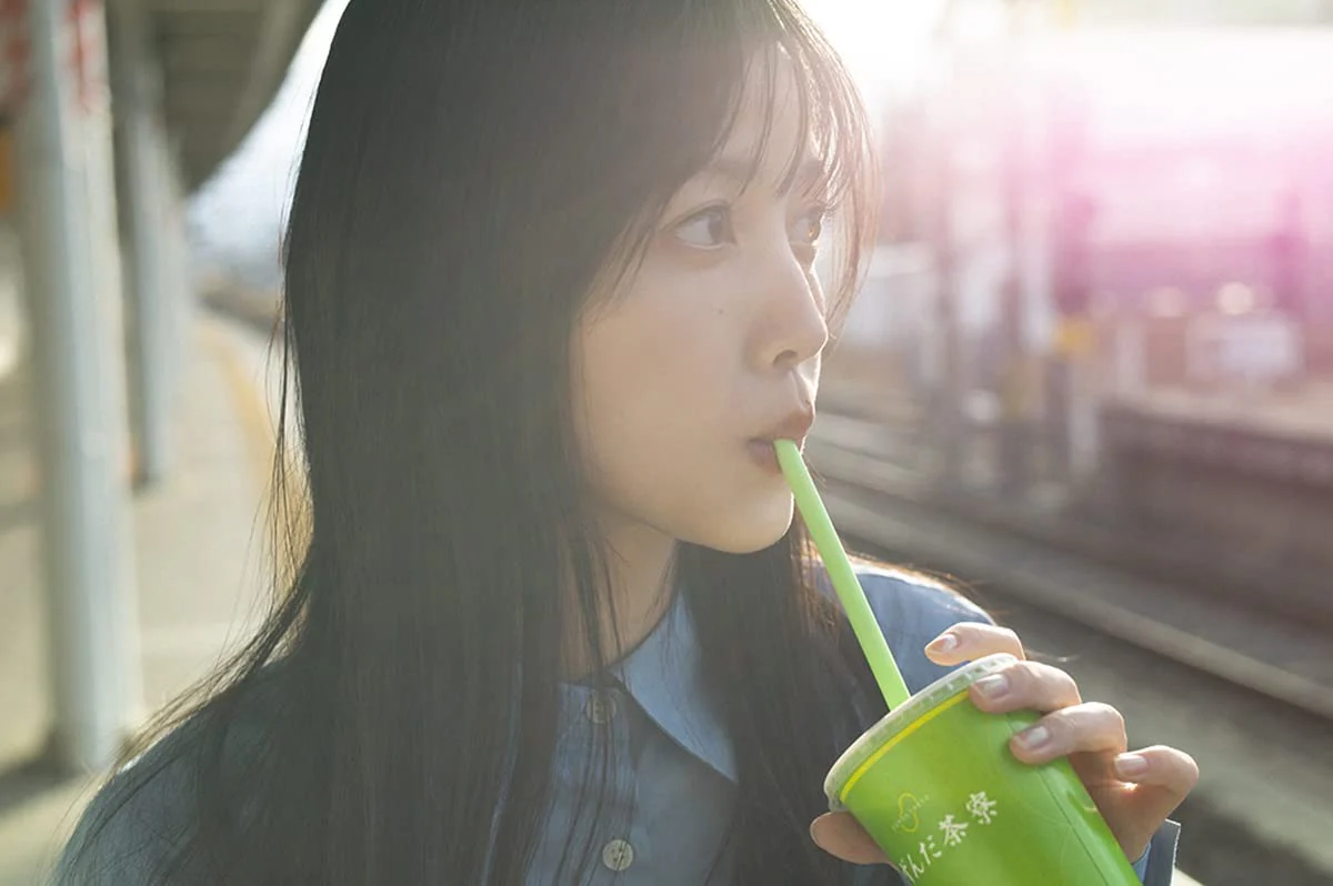 Shiori Kubo 1st Photo Book 'Kousaten' / Nogizaka46 - Image 3