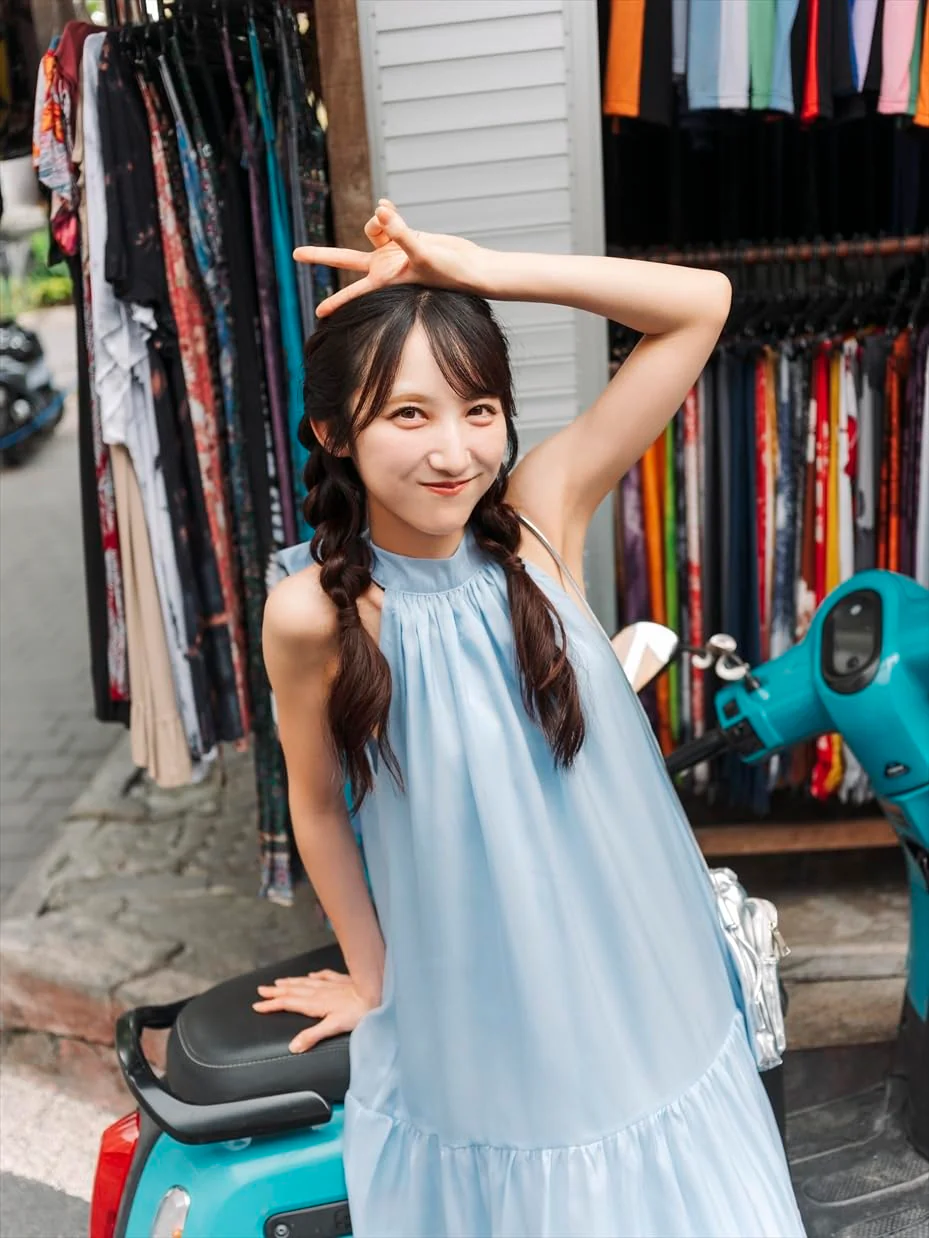 Ayami Nagatomo 1st Photo Book "Yoteinai no Hitomi" / AKB48 - Image 3