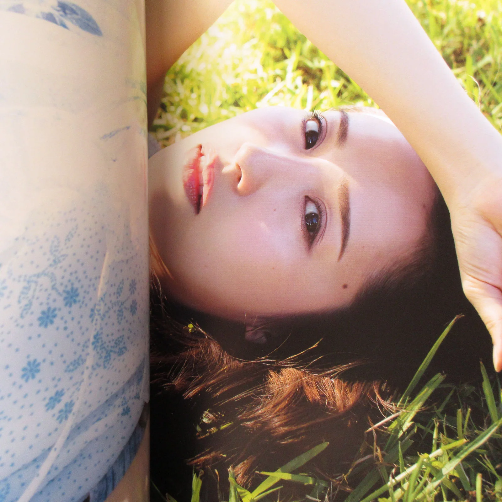 Eto Misa Photo Book 'Hnashi wo kikouka' / Nogizaka46 - Image 4