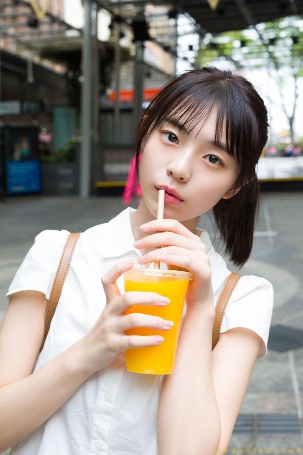 Hina Kikuchi Photo Book "memory" - Image 5