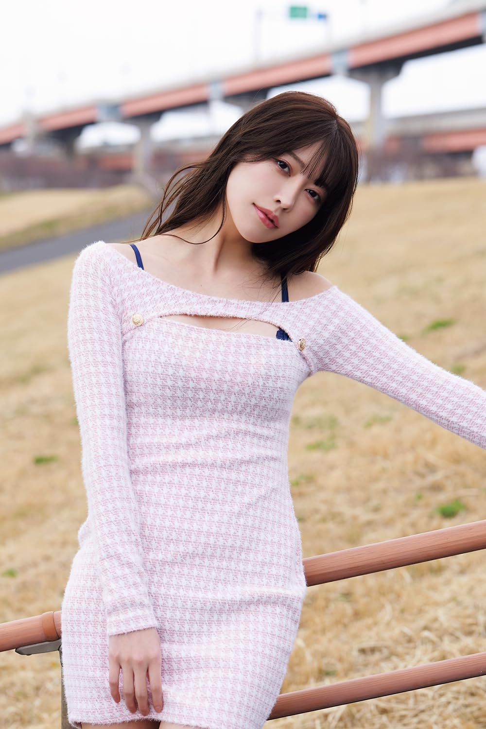 Hinako Mori Photo Book "6 I am" - Image 2