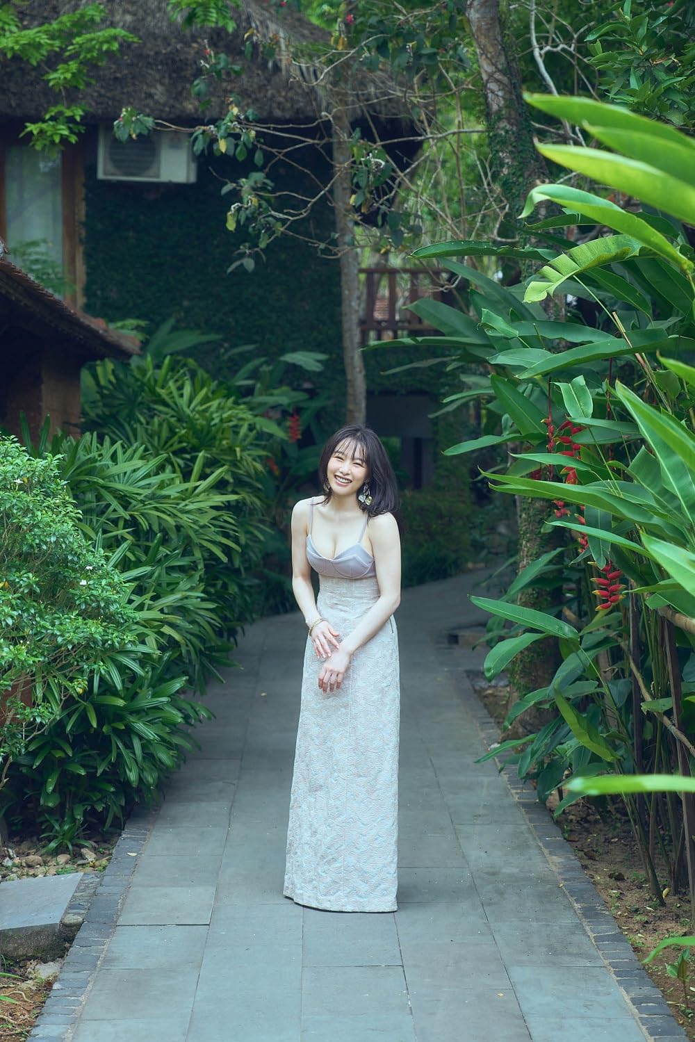 Hinako Sakurai 10th Anniversary Photo Book "tokiiro" - Image 3