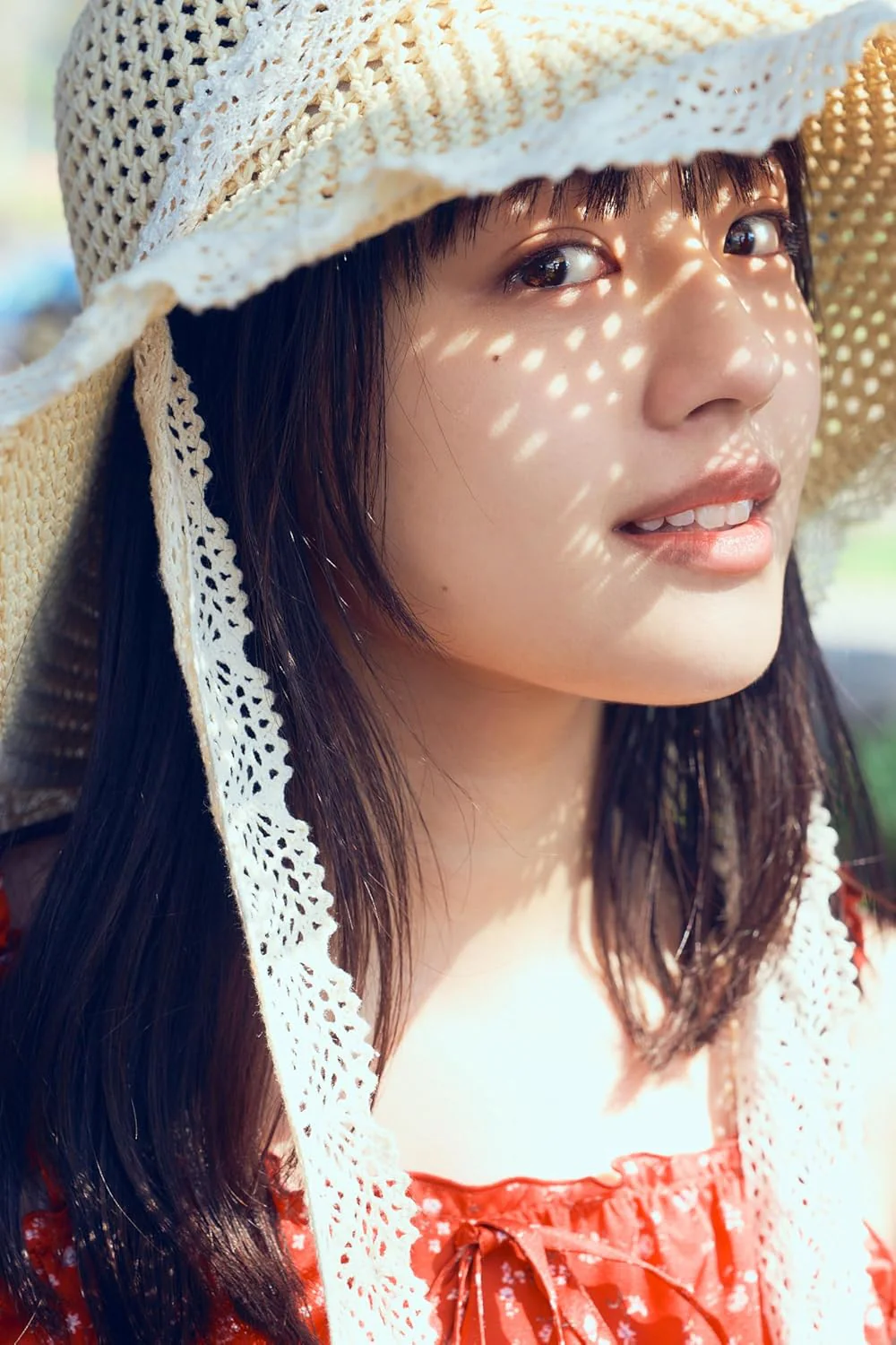 Juri Kosaka 1st Photo Book "nichinichikorekounichi" - Image 2
