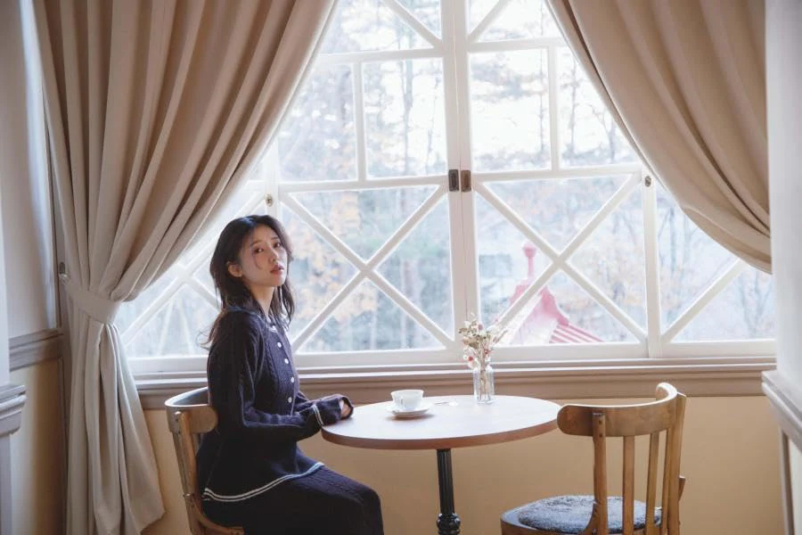Kanon Shizaki 1st Photo Book "unplugged" - Image 3