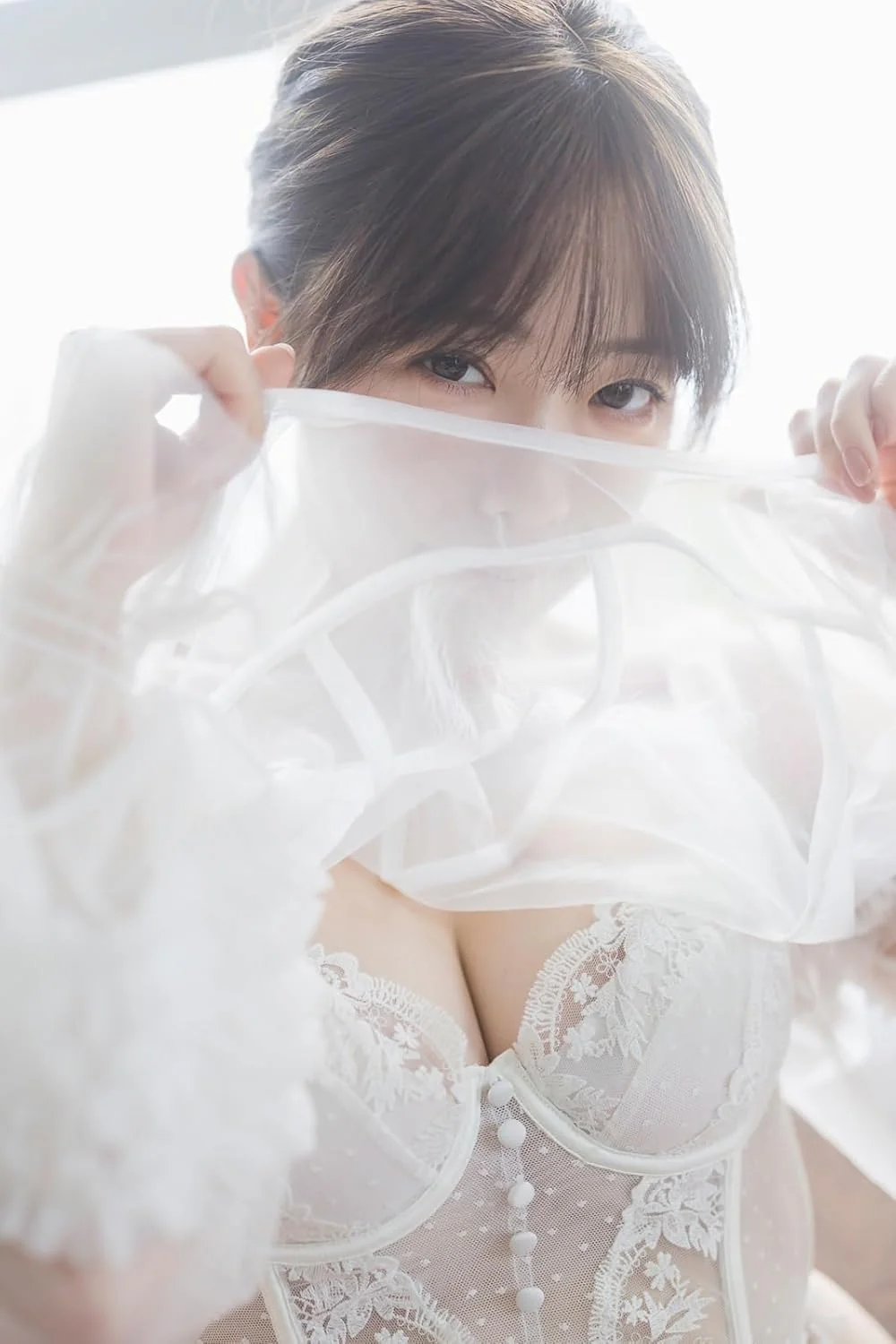 Kira Shiomi 1st Photo Book "kirararapon" - Image 6
