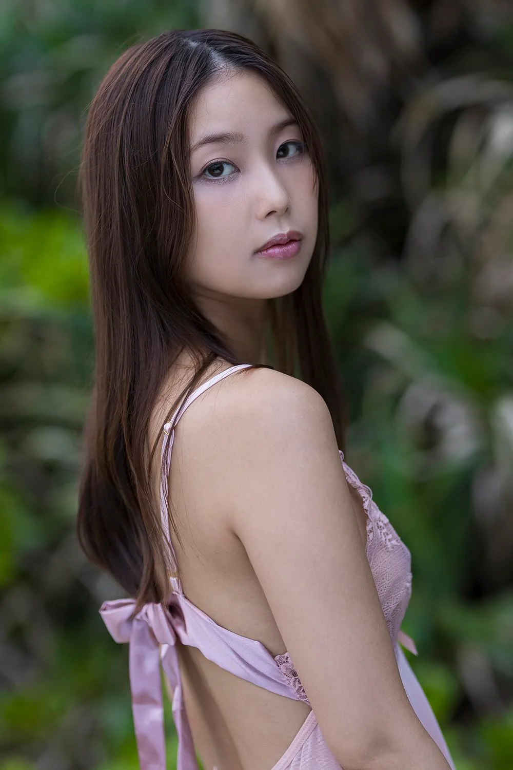 Mahiro Ichiki Photo Book "YELLOW" - Image 3