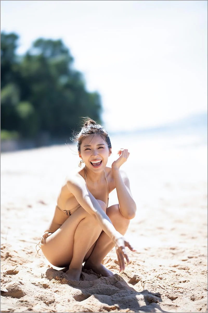 Mai Tsubasa Photo Book illume - Image 3