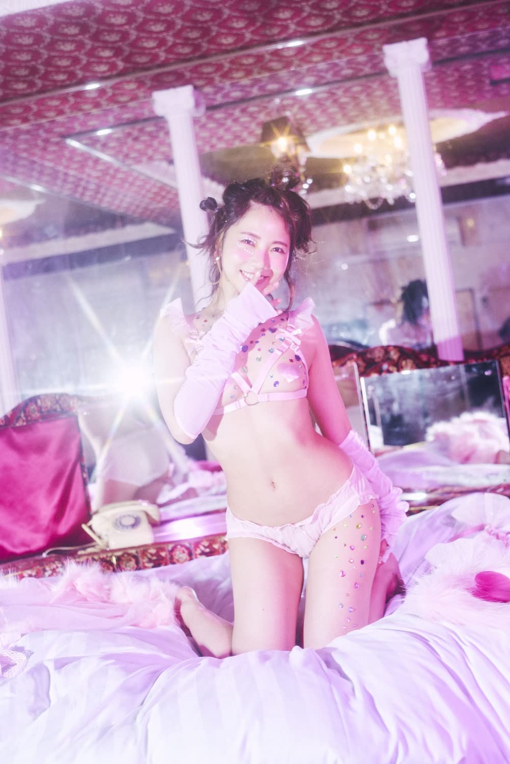 Makoto Toda Photo Book "Makolin is" - Image 5