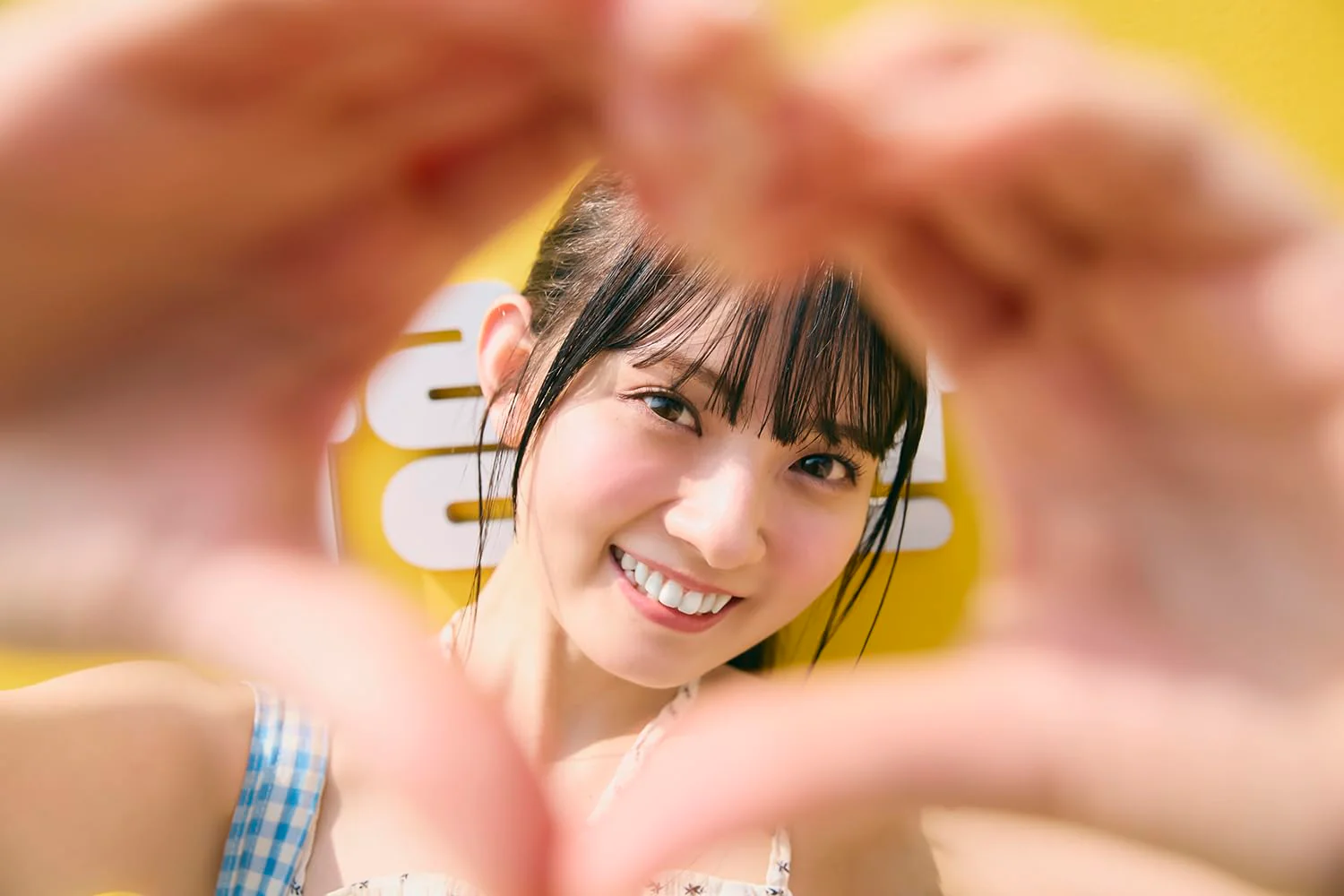 Mana Mizuno 1st Photo Book "mizu no iro" - Image 3