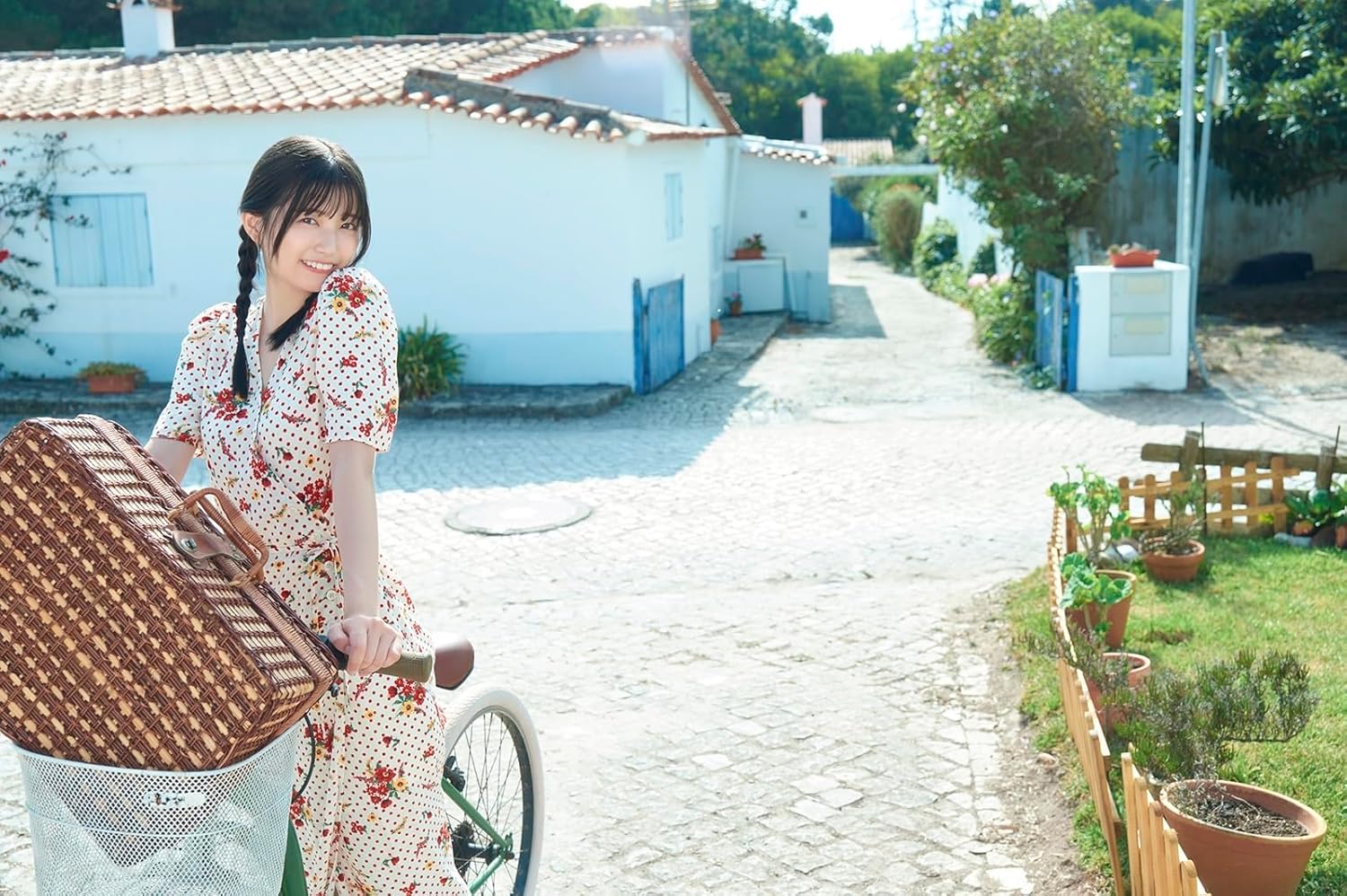 Mao Ioki 1st Photo Book "mirai no tsukurikata" / Nogizaka46 - Image 4