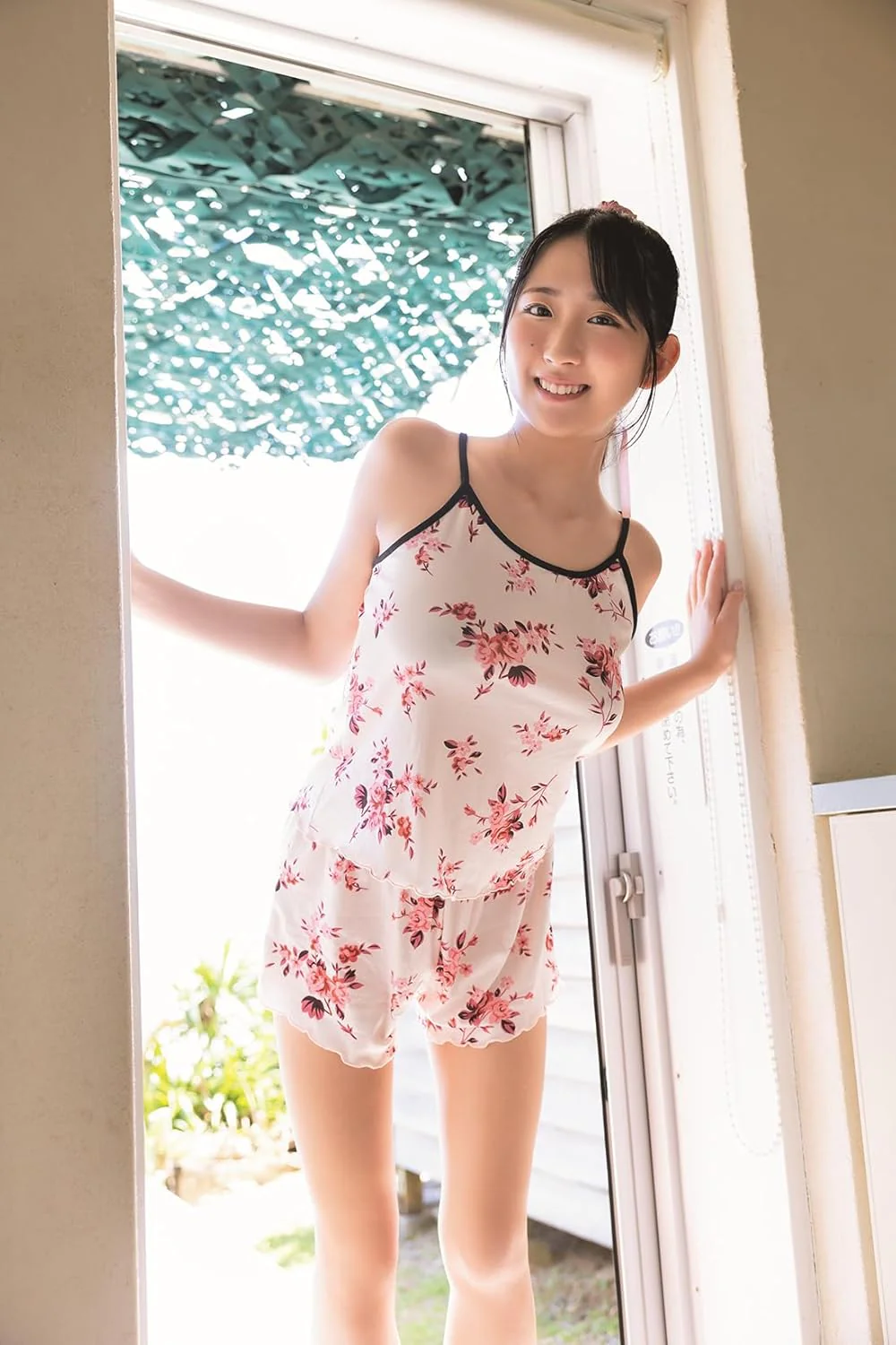 Marina Yakuno Photo Book "yakuman sengen" - Image 2