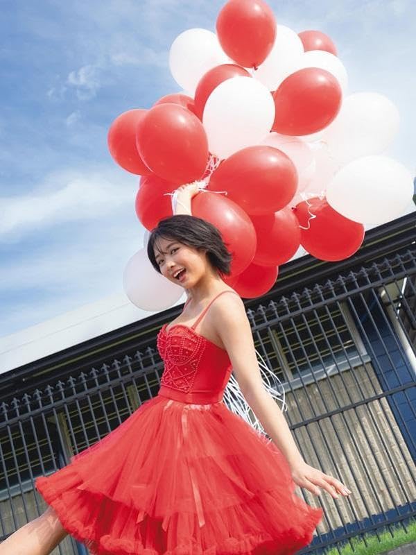 Miku Kuwajima Photo Book "SUMMER OF LOVE" - Image 4