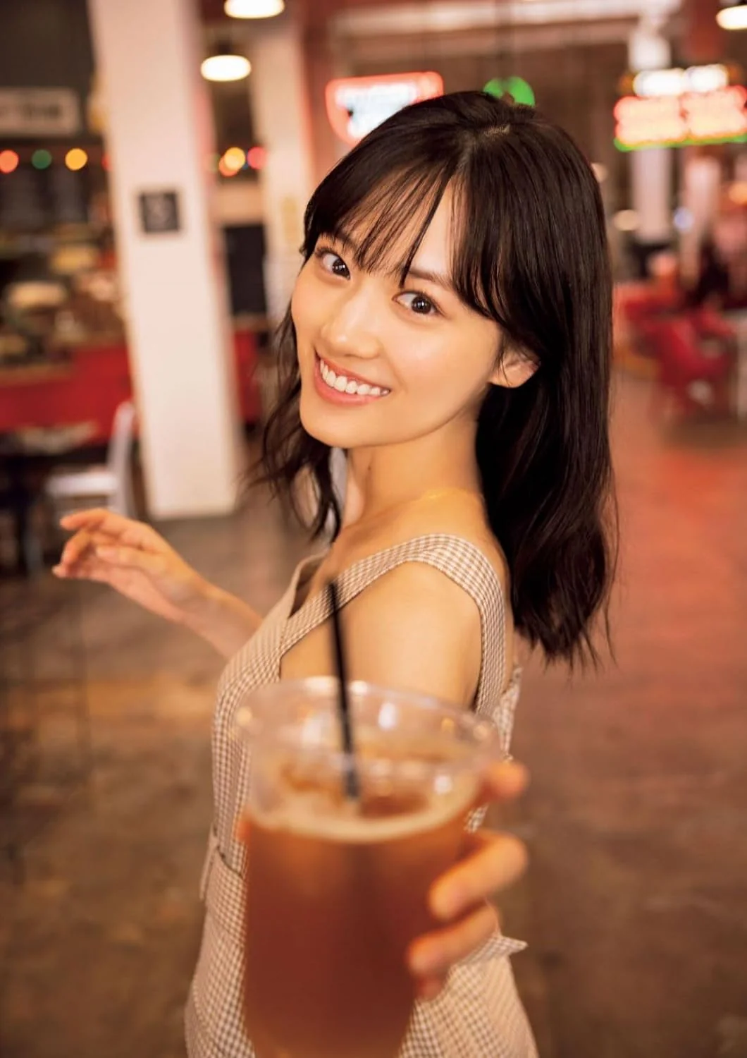 Mizuki Yamashita 2nd Photo Book "heroine" / Nogizaka46 - Image 2