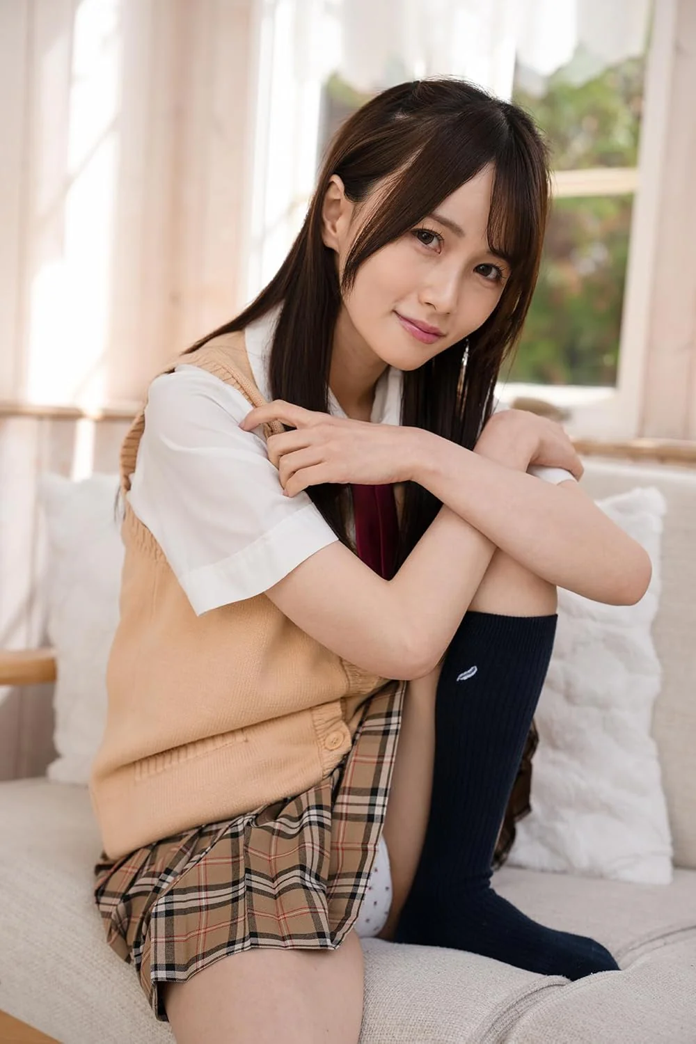 Momoka Izumi 1st Photo Book "Koigokoro" - Image 2