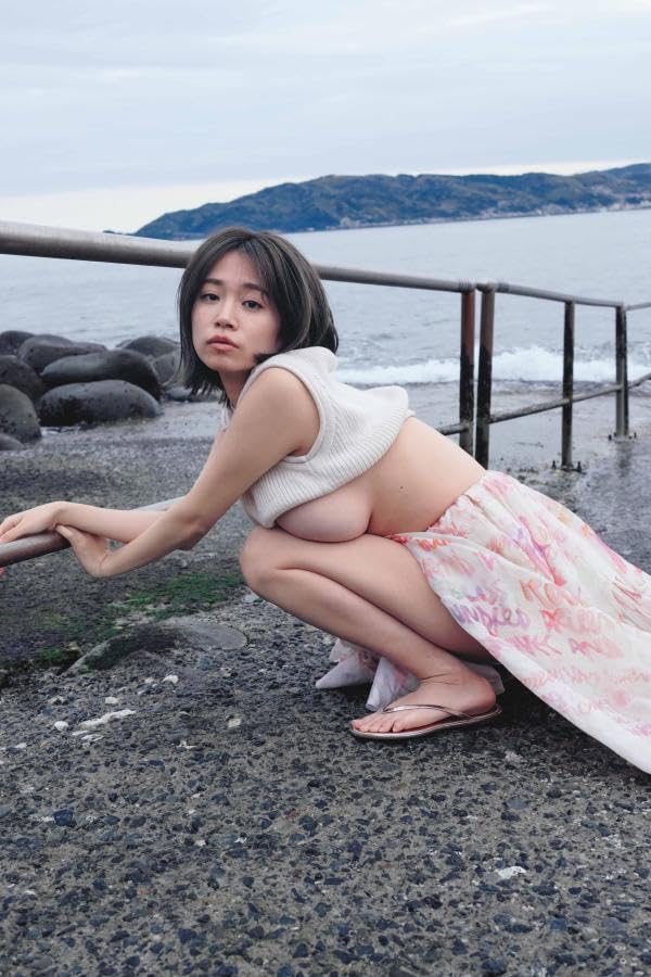 Nanoka Last Photo Book "shizuku" - Image 3