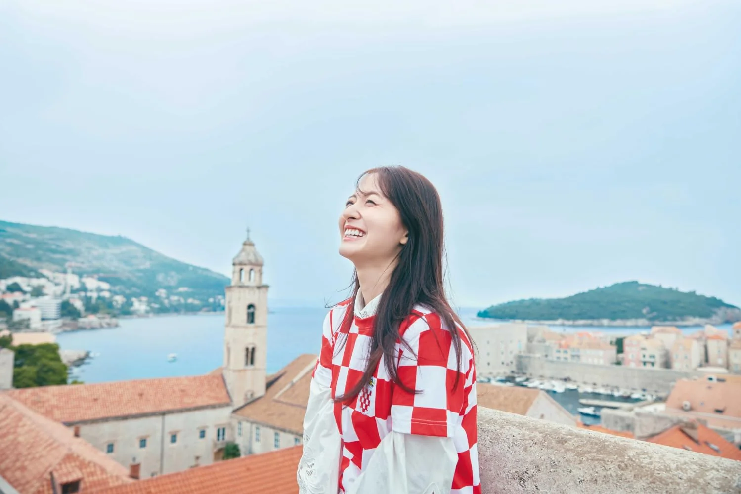 Nogizaka46 Saya Kanagawa 1st Photo Book "Suki no Gradation" - Image 4