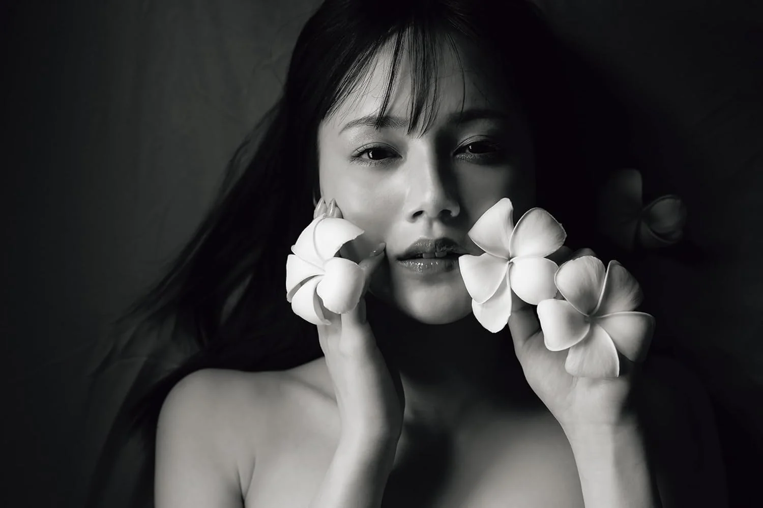 Remu Suzumori Photo Book "Beauty & the Best" - Image 4