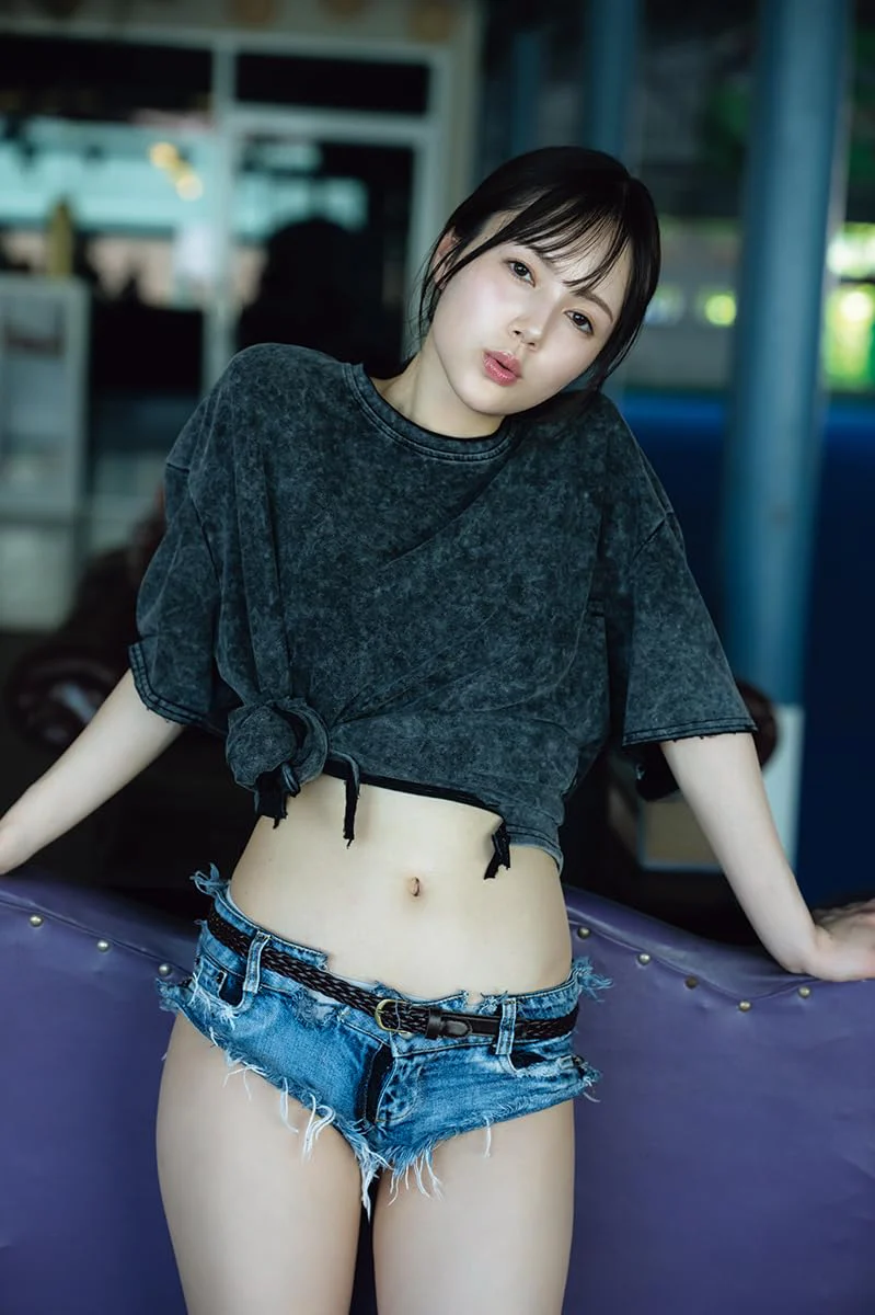 Remu Suzumori Photo Book "Beauty & the Best" - Image 5