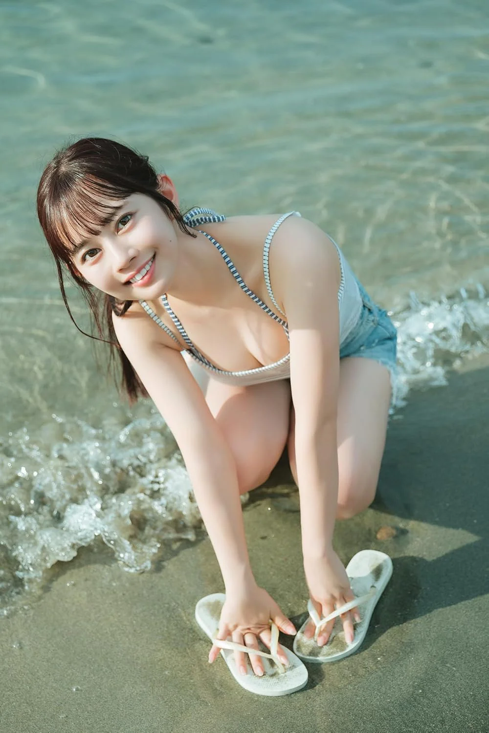 Saeko Kondo 1st Photo Book "One" / Bababa Bambi - Image 2