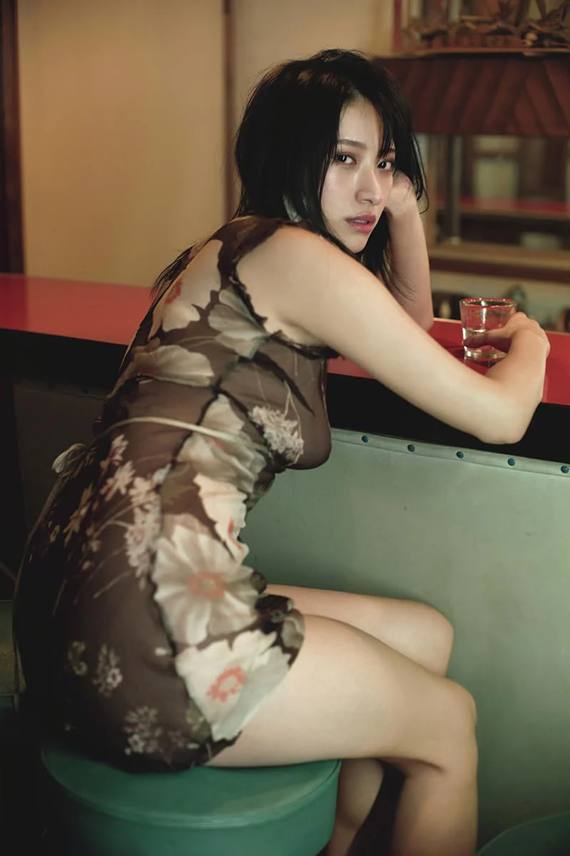 Yuka Someya Photo Book: Akai Album 2015-2025 - Image 3